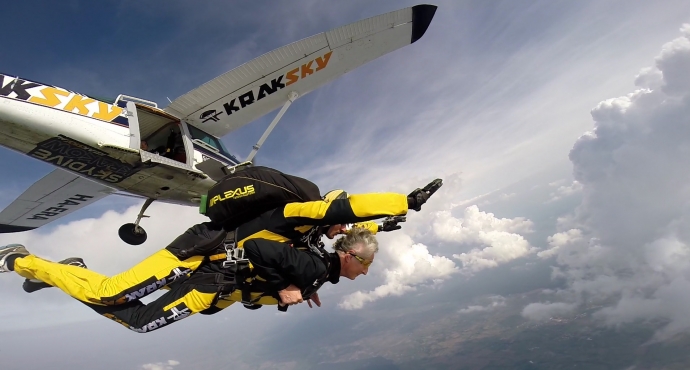 KrakSky - skoki spadochronowe na najwyższym poziomie  - zbliżenie