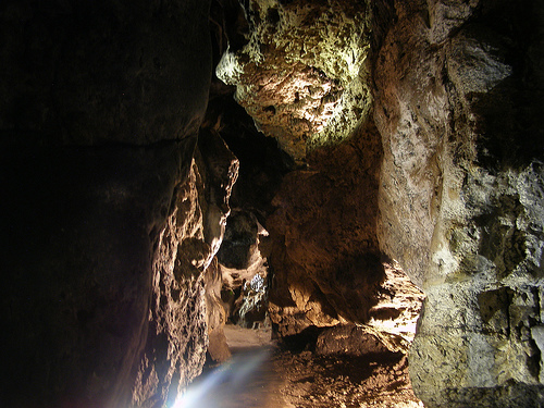 Jaskinia Łokietka na Chełmowej Górze - zbliżenie